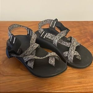 Chacos sandals black/white womens size 6 shoes